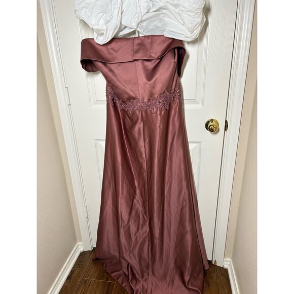 David's Bridal 22W Oleg Cassini A-Line Formal Dress - Picture 4 of 16